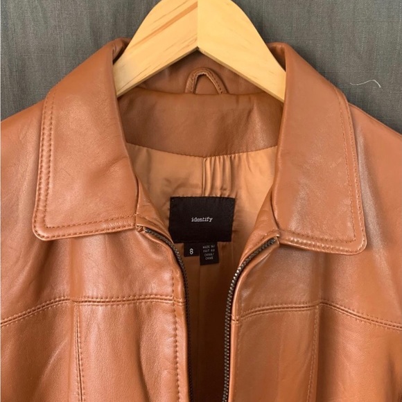 Women leather jacket size 8, like new - Picture 3 of 4